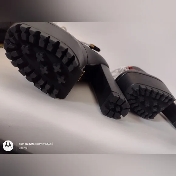 ON HOLD 🎀 Gucci "Kayla" Calfskin Lifford Lace Up Boots - Picture 11 of 16